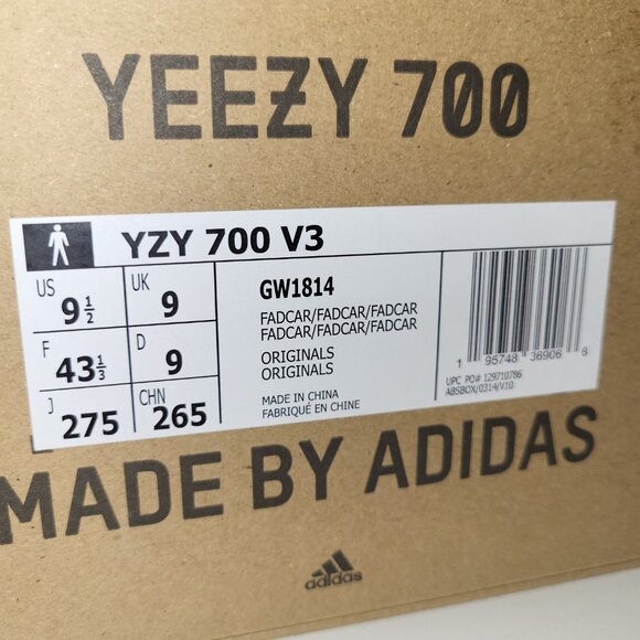 Size 9.5 - Adidas Yeezy 700 V3 Fade Carbon - GW1814 - AUTHENTIC NEW!! - Picture 7 of 8